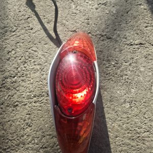 Aprilia Scarabeo hátsó lámpa irányjelzőkkel