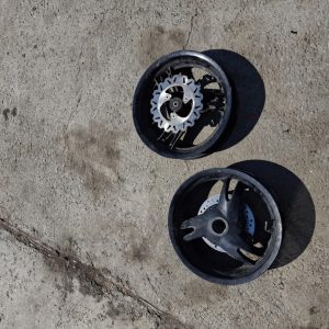 Malaguti F12R felni párban